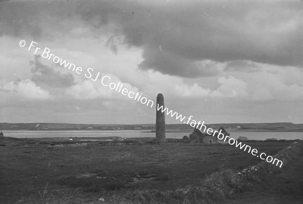 INIS CATHAIGH  ROUND TOWER AND OLD CHURCH
